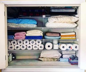 linen-closet-organization-after